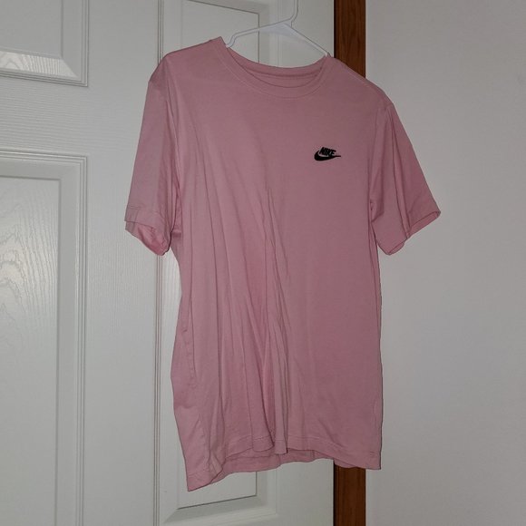 Nike  Men's T-Shirt Sportswear Club- Pink Glaze Medium - Picture 1 of 5
